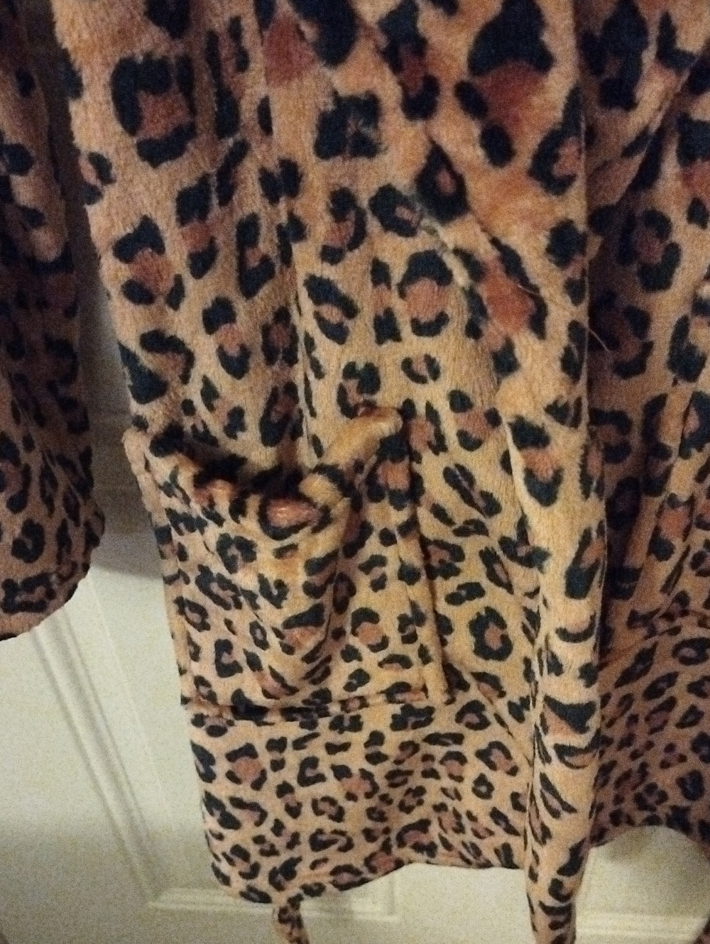 Juicy Couture Leopard Print Plush Shawl Collar Robe - Tan Size S/M - Picture 4 of 4